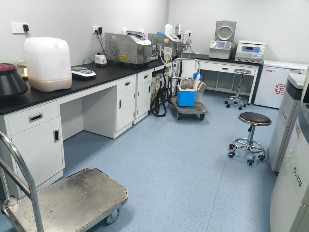 全鋼實(shí)驗(yàn)臺(tái)選購(gòu)指南 材質(zhì)、廠家與專業(yè)檢測(cè)服務(wù)全解析